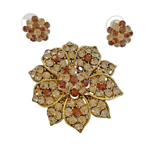 Vintage Rhinestone Jewelry Set Brooch Pierced Earrings Gold Copper White Flower